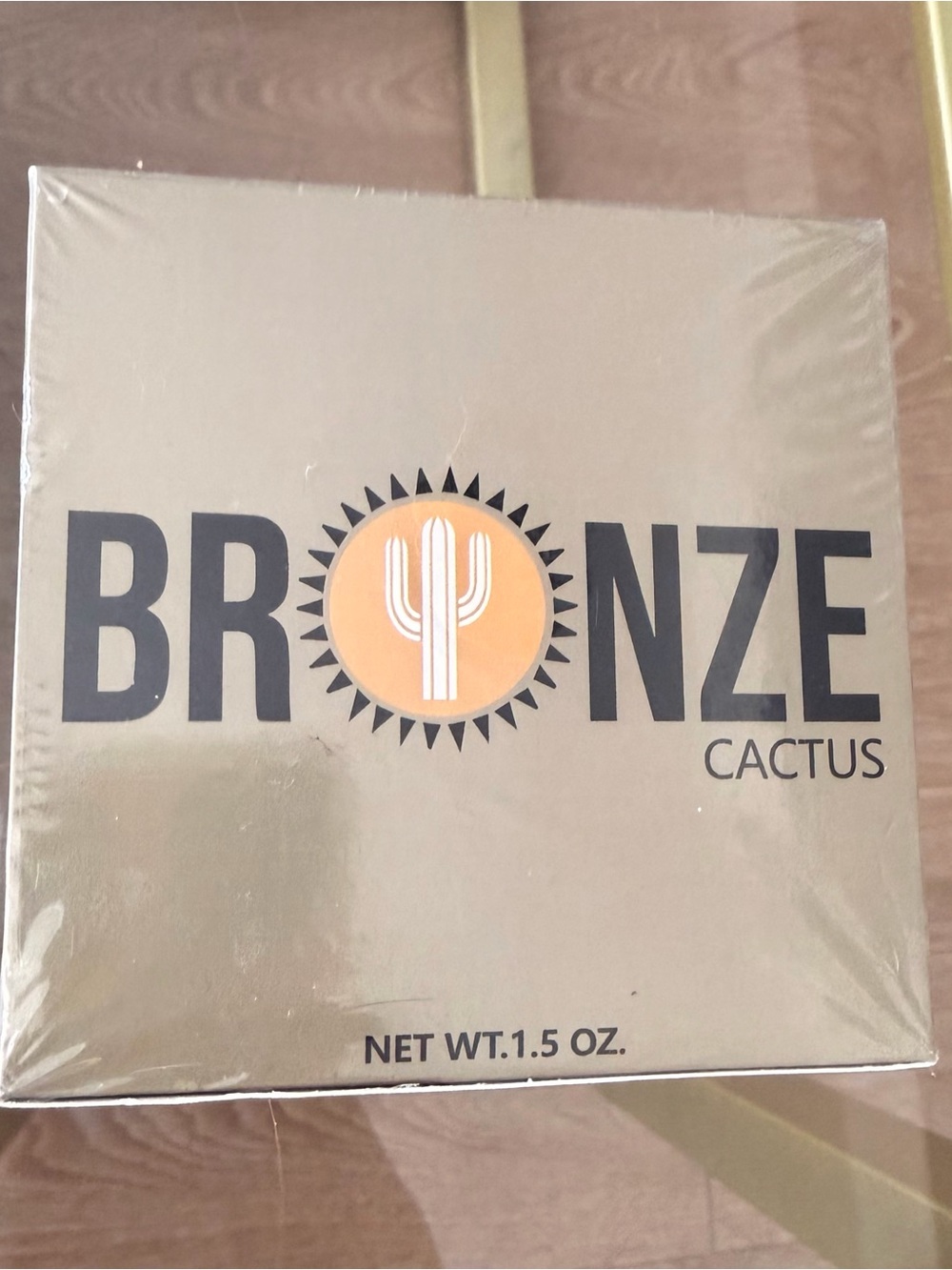 BNIB Bronze Cactus Drying Powder 
-Color “Golden Summer”